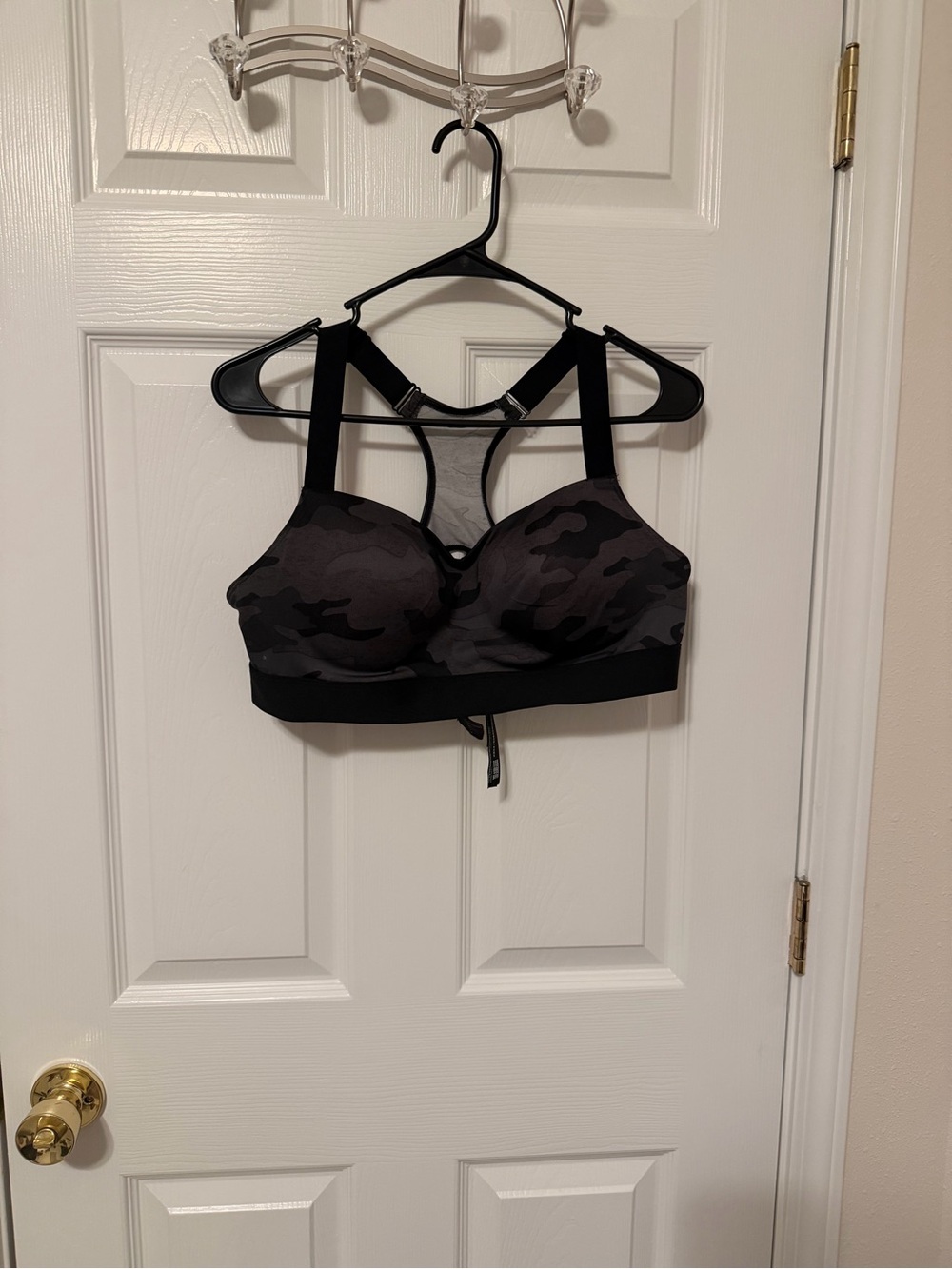 PINK Victoria's Secret Black & Dark Gray Camo Sports Bra